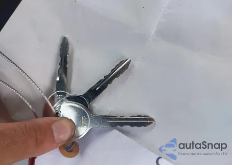 2000 Jeep Cherokee Sport z USA, uszkodzony, nr VIN 1J4FF48S1YL256206